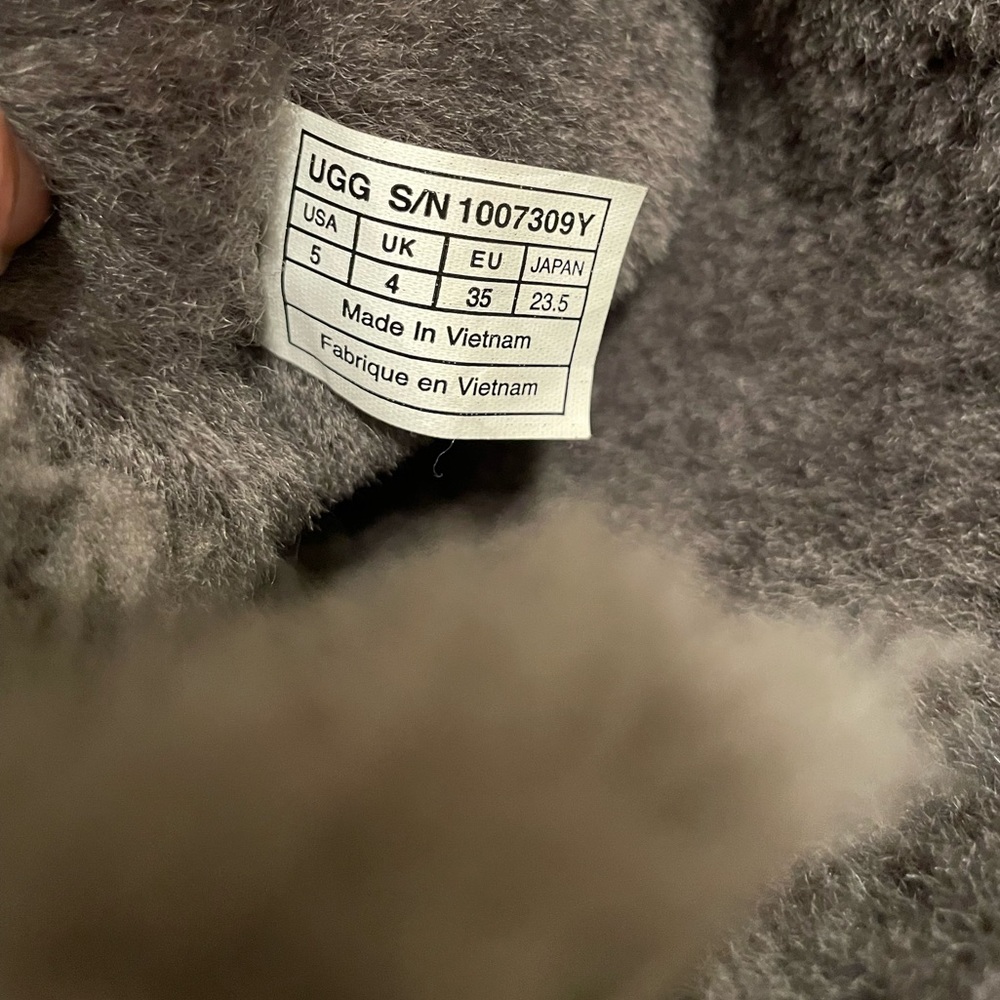 Gray Bow Uggs - image 5